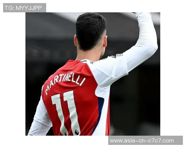 阿森纳的足球传奇与梦想追逐的青春岁月